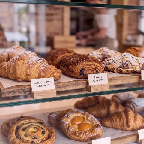 Feldlerche Birne – Saisonale Kuchen und feine Patisserie